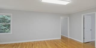 Spacious 4BR House in Signal Mountain Gallery 13