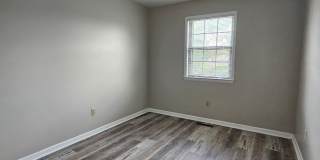 3 Bedroom 1.5  bathroom End unit Townhouse near Bethlehem Catholic High School. Gallery 22