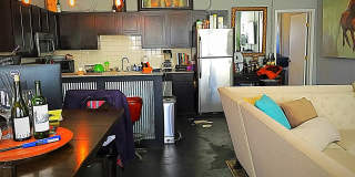 Urban Living- One bedroom/1Bath Flat- Unique Design- Great Location Urban Living- One bedroom/1Bath Flat- Unique Design- Great Location Gallery 1