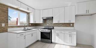 Charming 4BR Duplex in San Diego Gallery 27