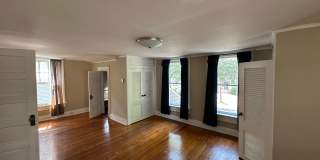 3 BR/ 2BA Central Gardens Bungalow Gallery 7