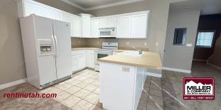 Beautiful townhouse in The Cottages at 9th! Beautiful townhouse in The Cottages at 9th! Gallery 7