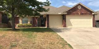 Spacious Home - Storm Shelter - Community Pool - Choctaw Schools Gallery 1