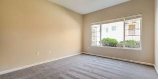 SW Littleton 3BR / 2BA Ground-Level Condo with Park Views! Gallery 10