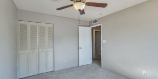6 Bedroom 3.5 Bathroom Tri-Level Home In Tempe close to ASU Gallery 22