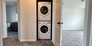 4 Bed | 2 Bath | 2 Stall Garage | Single Family Home Gallery 14