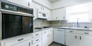 CHARMING 3/2/1 FOR LEASE IN NW LUBBOCK Gallery 13