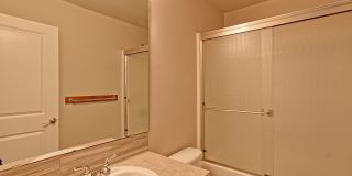 Spacious Townhome Near Silver Lake! Gallery 9