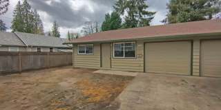 2 bedroom 1 bath single level duplex Gallery 1