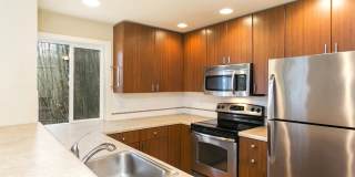 Mill Creek 3 Bedroom Corner unit Condo Gallery 1