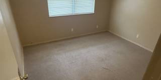 17th Place Apartments Gallery 6