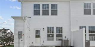 Beautiful 3/2.5 Townhome Move in Ready! Gallery 3