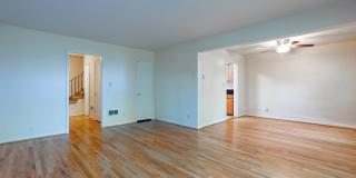 Chic Updated Mid-Century Townhouse in Cedar Hills! Gallery 1