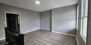 Fully rehabbed 2 bed 1 bath in the south side slopes!! Gallery 5
