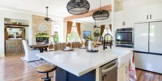 79818 Parkway Esplanade South Gallery 21