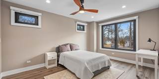 148 Oak Street Gallery 21