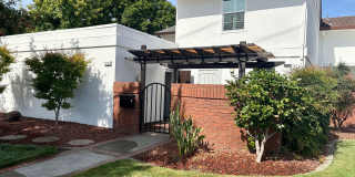 Renovated 2-Bed/1.5 Bath Condo in Pocket Renovated 2-Bed/1.5 Bath Condo in Pocket Gallery 1