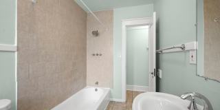 Charming Sherman Heights 2-Bedroom, Available Now! Gallery 28