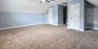 Pet Friendly Three Bedroom with Bonus! Gallery 17