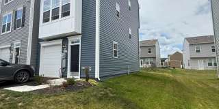 464 HUSKY Trail Gallery 1