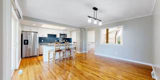 Stunning 3 bed/2 bath home available now Gallery 9