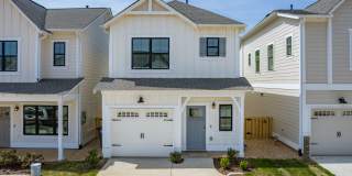 Spacious House with Elevated Amenities! Gallery 1