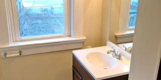 Charming Historic townhouse in downtown Frederick available mid June! Gallery 29
