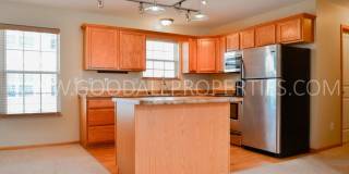 2 Bath Town home in Urbandale with a 2-car attached garage Gallery 4