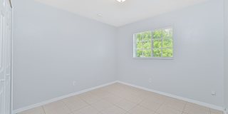 Well Maintained Duplex in Lehigh with 1 Car Garage! Gallery 20