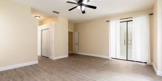 5/4 HEATHROW POOL HOME! Gallery 16