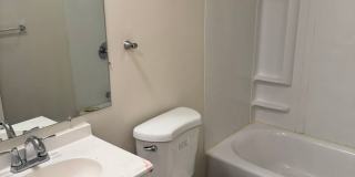 3 bedroom, 1 bath, 2 story half double house Gallery 20