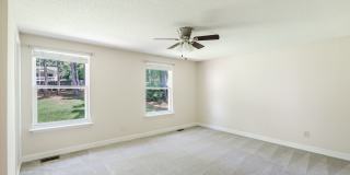 Spacious 3 bedroom home in desirable SW Durham! Super dog friendly with large fenced yard! Gallery 31