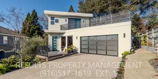 Stunning luxury custom home! 4 bedrooms heart of Fairoaks Gallery 1