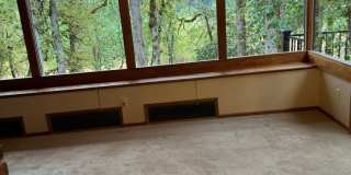 ALL UTILITIES INCLUDED! ~ 3 Bedroom 1 Bath Gallery 4
