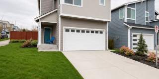 Newly Built 4bd 2.5ba in LSSD Gallery 1