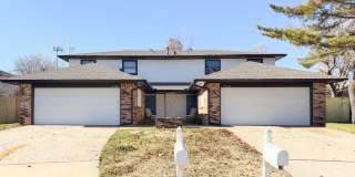 Updated 3-Bedroom, 2-Bathroom Duplex with a Spacious Fenced Backyard! Gallery 1