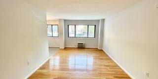 Spacious One Bedroom Condo In the Heart of Dupont - 17th/New Hampshire. Gallery 8