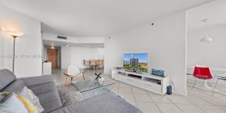 3598 Yacht Club Dr Gallery 1