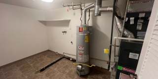 Spacious 2 bed/2 bath in Millcreek-**Move in Special-1/2 off first month** Gallery 32