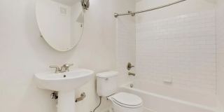Spacious Condo in Aurora Gallery 12