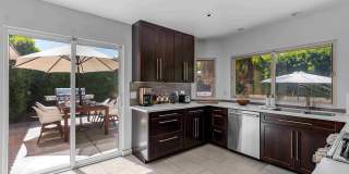 Luxury Oasis with Pool in Palm Springs (Monthly Only - No Long Term) Gallery 5