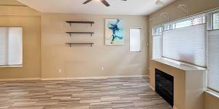 Charming 2BR Townhome in Phoenix Gallery 8