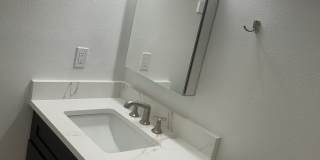 GORGEOUS Downtown Apartment!!! Gallery 10