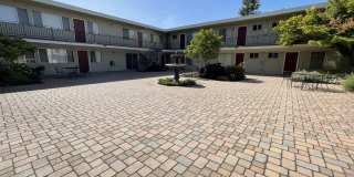 Wonderful Gated 2-Bedroom Downstairs Apartment Gallery 19