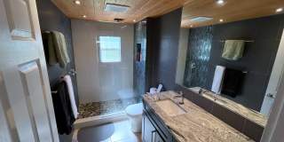 304 North Keech Street - Room 4 Gallery 19