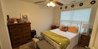 4 Bedroom Downtown Beauty! Gallery 19
