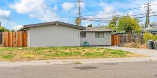 Charming 3 bedroom 2 bath home in Sacramento! Gallery 1