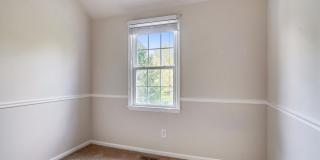 Updated 4 level TH w/ 2 FB & 2 "1/2" baths + One car garage! Gallery 38