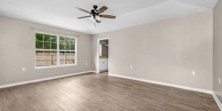 Charming 3-Bedroom Home in a Great Neighborhood with Pool & Park Access! Gallery 12