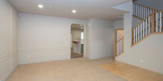 Modern 4 Bedroom, 2.5 Bath Home In Silver Creek w/AC Gallery 9